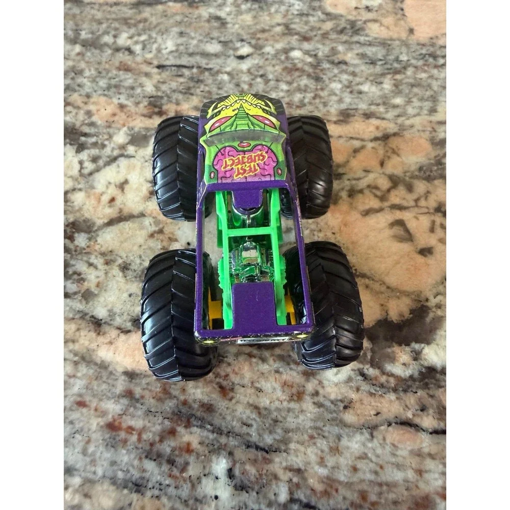 Hot Wheels Monster Trucks Test Subject 1:24 Diecast Purple Green 8